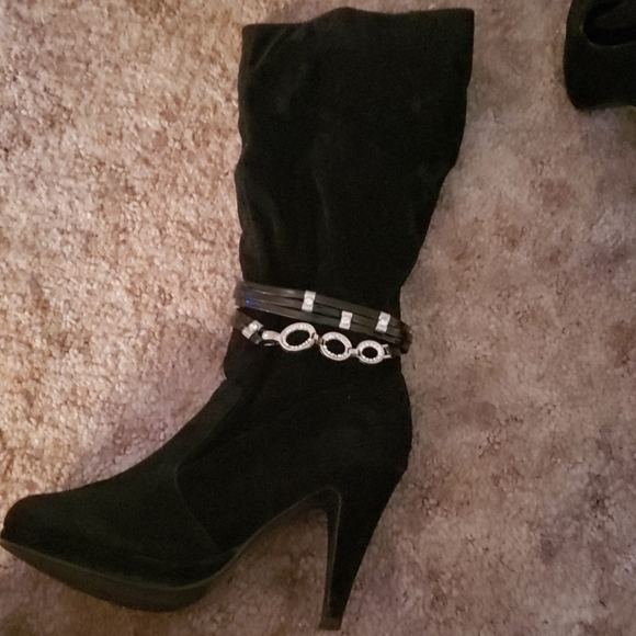 Women's boots - Picture 1 of 3